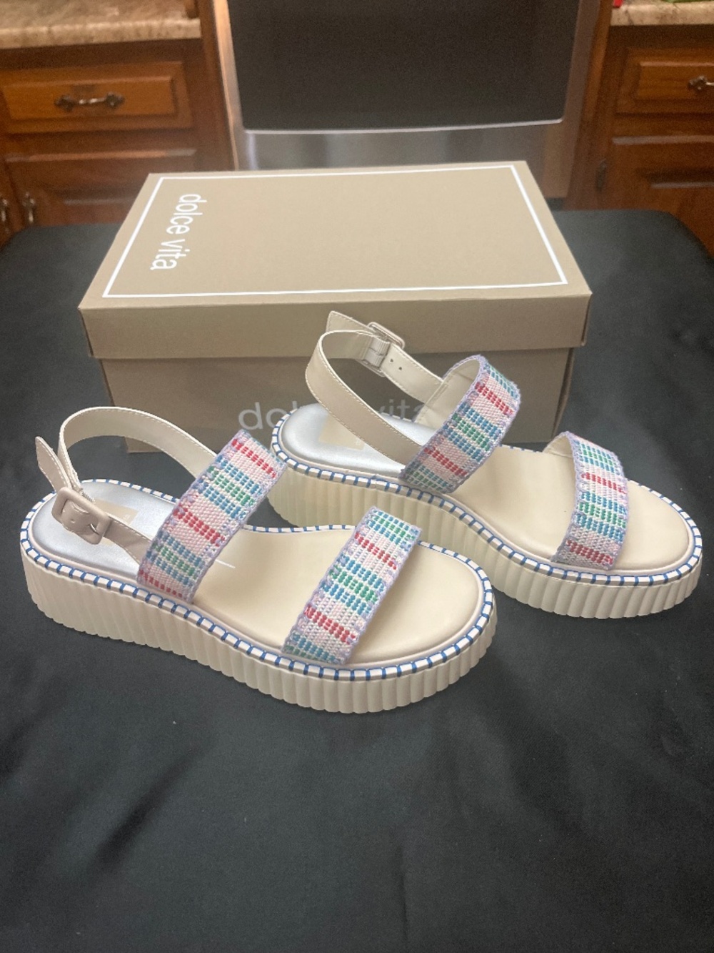 Like New Dolce Vita Drake Confetti Platform Sandals.  Sz. 9.